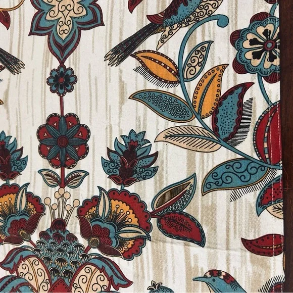 Floral Patterned Table Runner - Picture 4 of 6